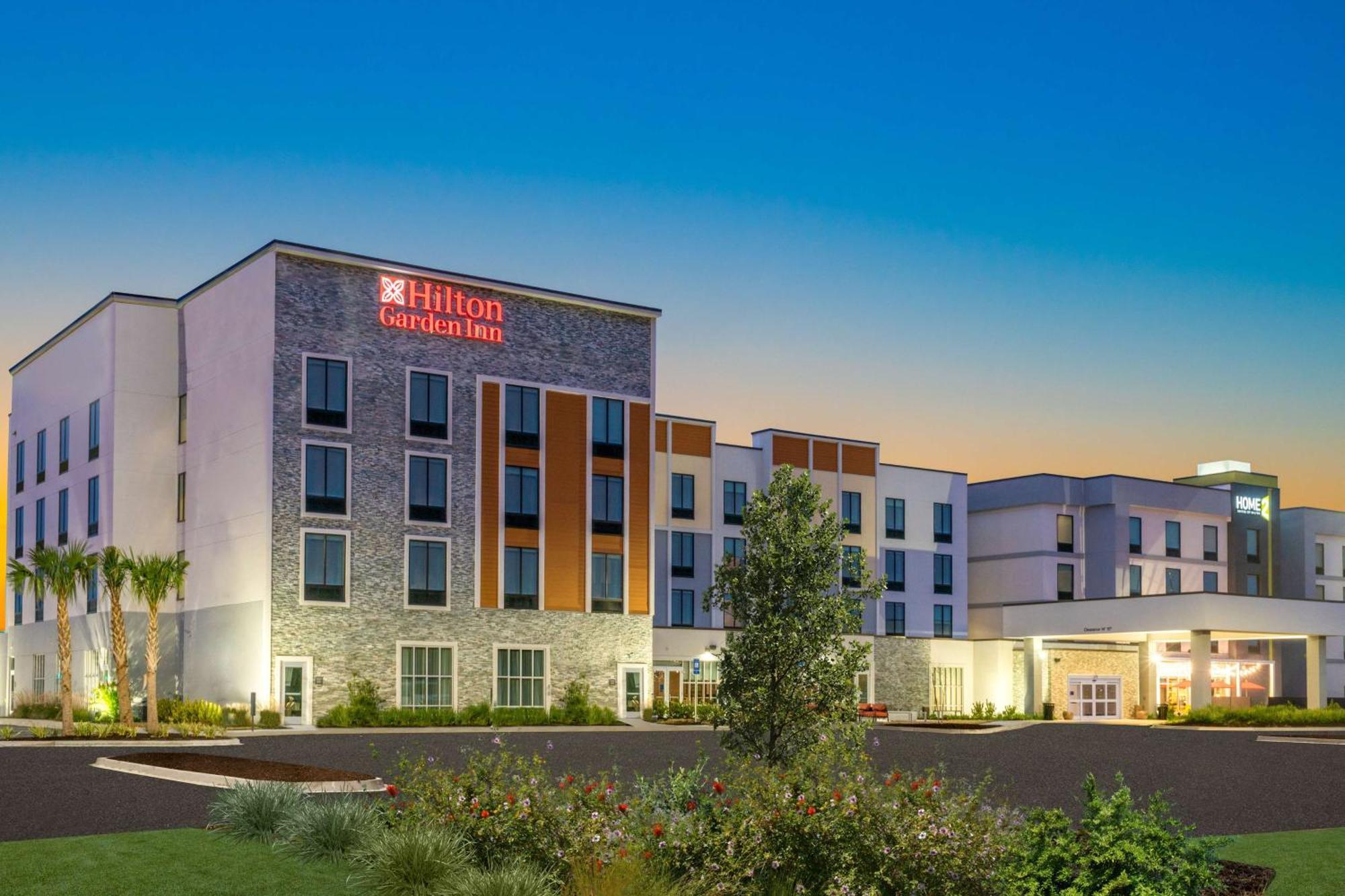 Home2 Suites By Hilton Brunswick Bagian luar foto