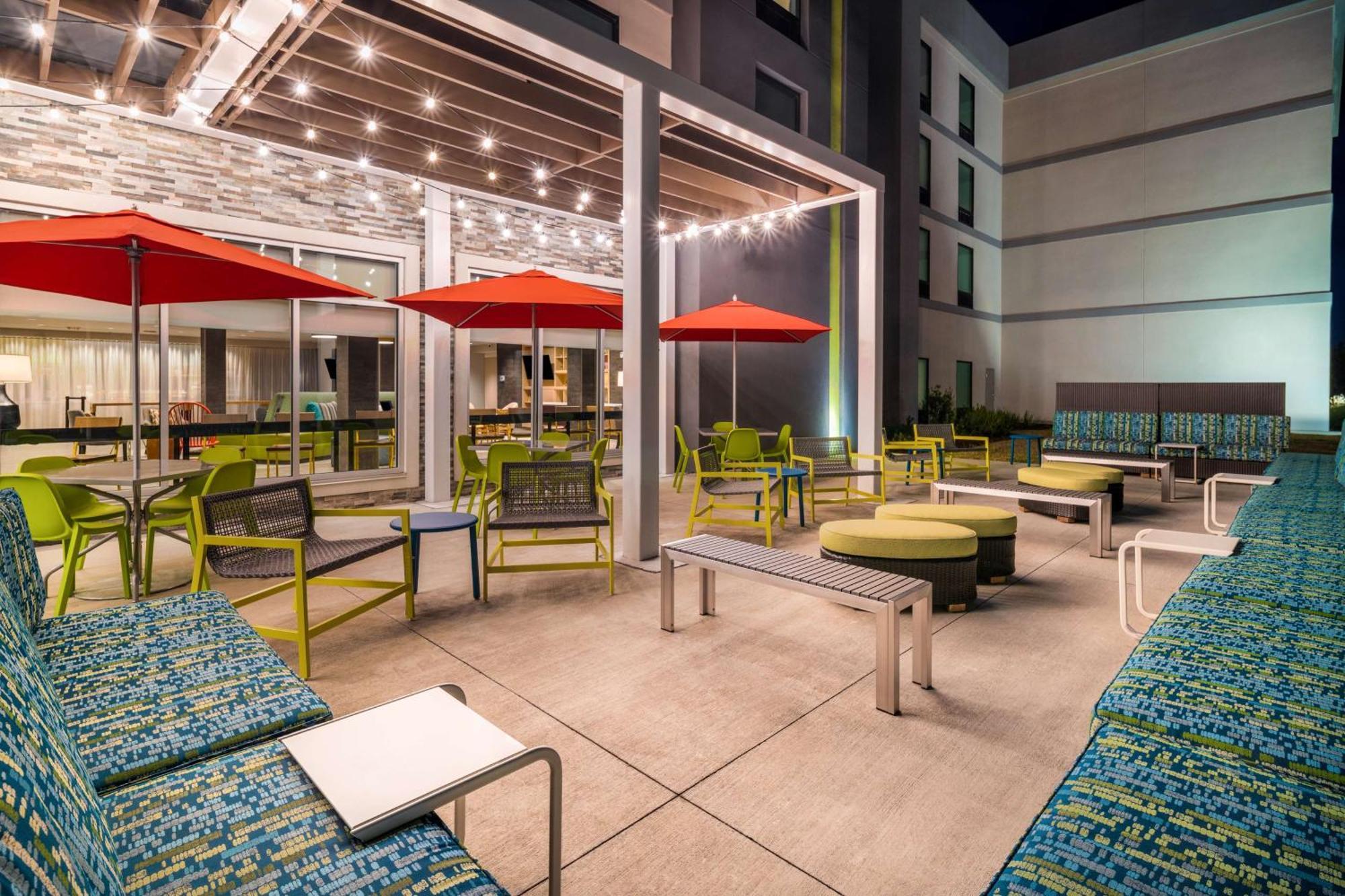 Home2 Suites By Hilton Brunswick Bagian luar foto